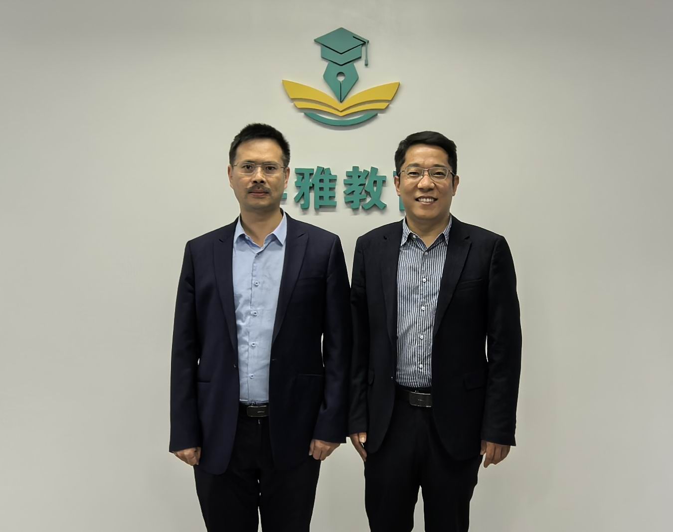 林子雨和厦大材料学院张金宝教授交流_厦门大学数据库实验室